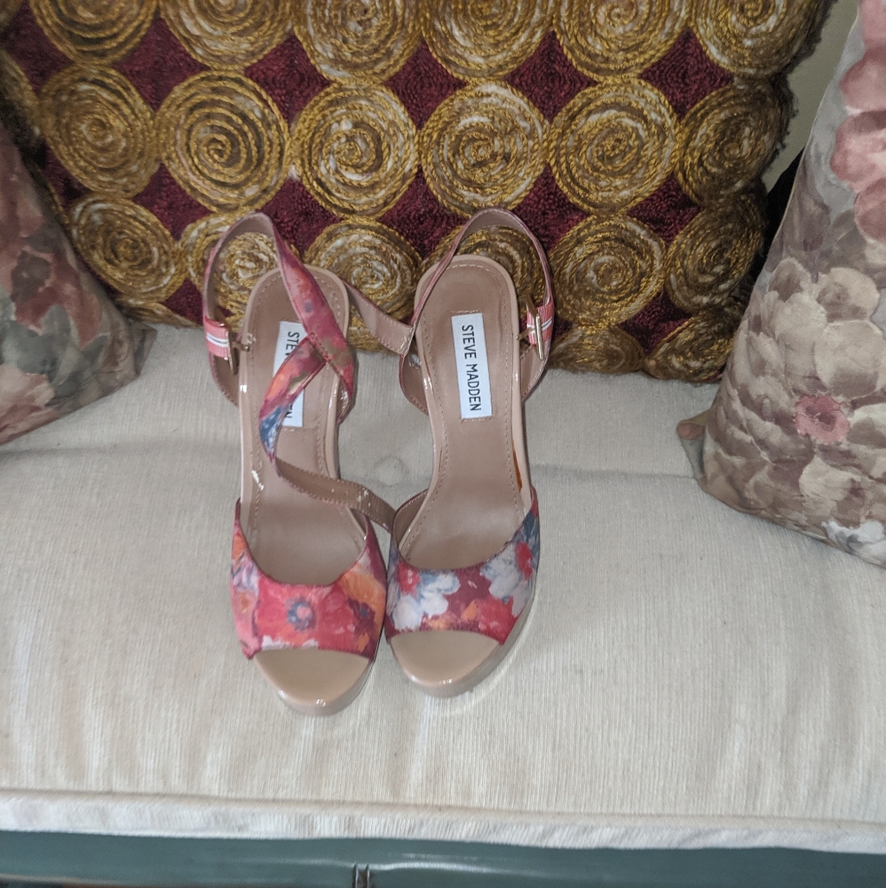 Steve Madden Floral Sandal